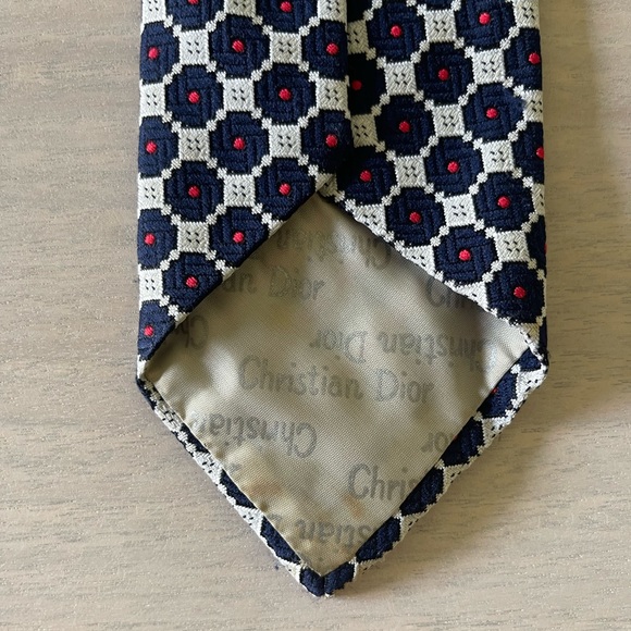 Christian Dior Tie Originally $240 Navy/White/Red Small stain on back of the tip - Picture 5 of 5